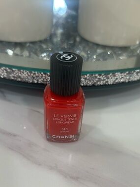 CHANEL Le Vernis Longwear Nail Polish 510 Gitane - Vibrant Red
